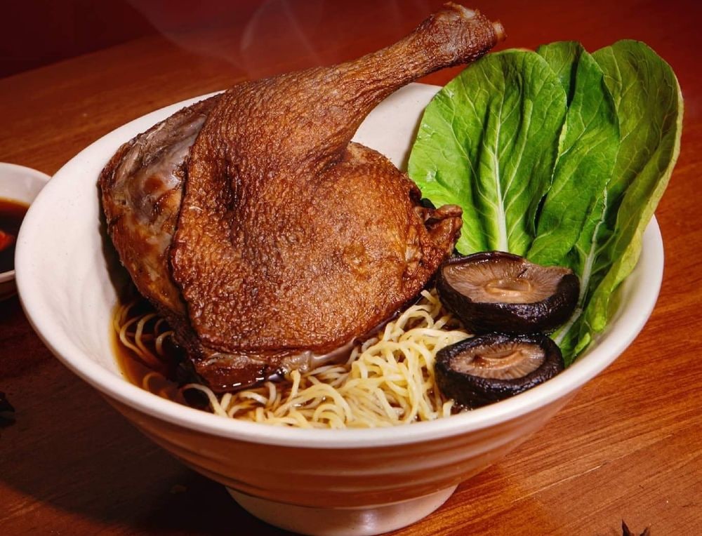 Mì vịt tiềm nổi tiếng với hàm lượng dinh dưỡng cao